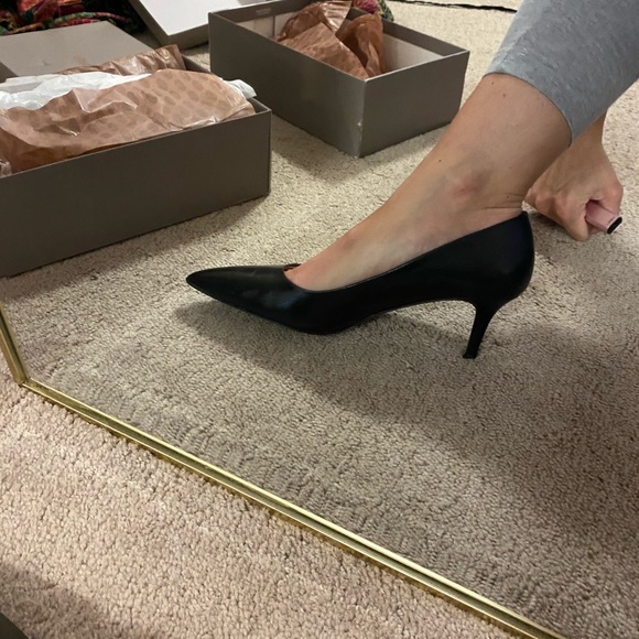 Franco Sarto kitten pump black leather and nude patent leather - Picture 8 of 9